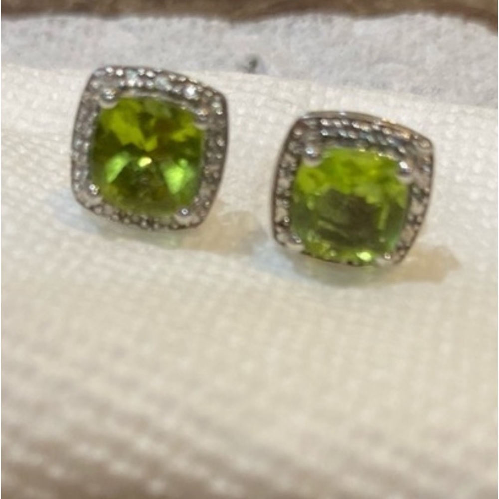 Peridot stud diamond earrings